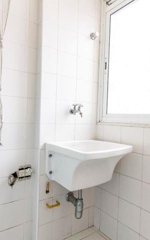Apartamento à venda com 48m², 2 quartos e 1 vagaArea de serviço 