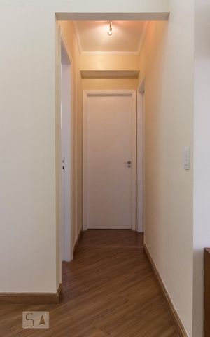 Apartamento à venda com 48m², 2 quartos e 1 vagaCorredor dos quartos e banheiro 