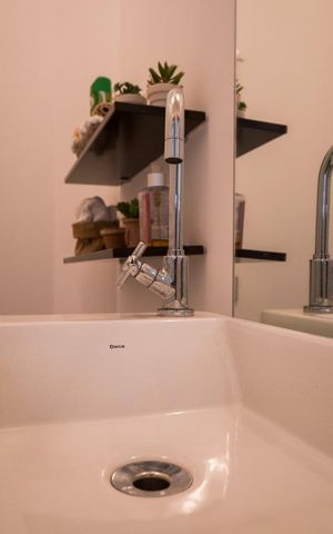 Apartamento para alugar com 82m², 2 quartos e 1 vagaDetalhe do Banheiro de Serviço