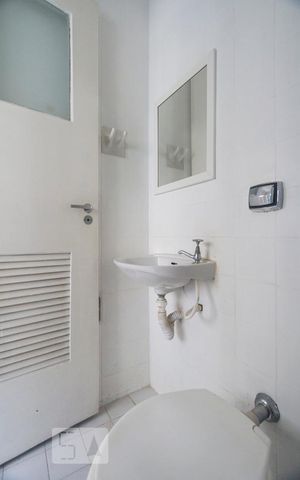 Apartamento à venda com 96m², 2 quartos e 1 vagaBANHEIRO DE SERVIÇO