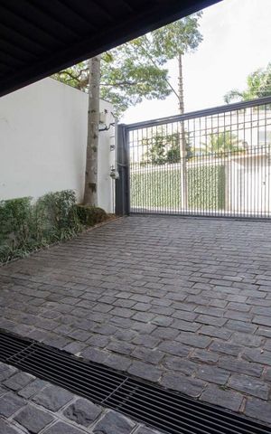 Casa à venda com 577m², 5 quartos e 7 vagasGaragem