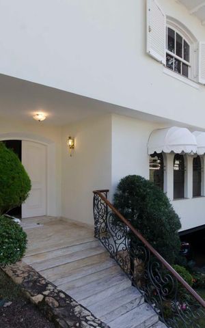 Casa à venda com 577m², 5 quartos e 7 vagasFachada