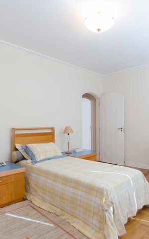Casa à venda com 577m², 5 quartos e 7 vagasSuíte 2