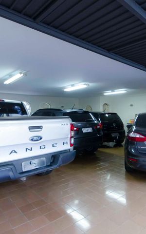 Casa à venda com 577m², 5 quartos e 7 vagasGaragem