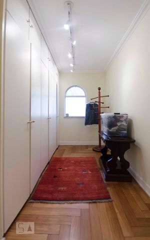 Casa à venda com 577m², 5 quartos e 7 vagasSuíte 2
