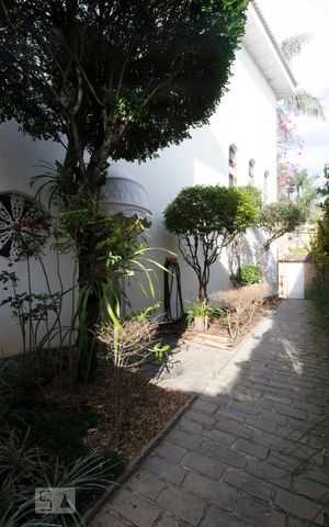 Casa à venda com 577m², 5 quartos e 7 vagasQuintal