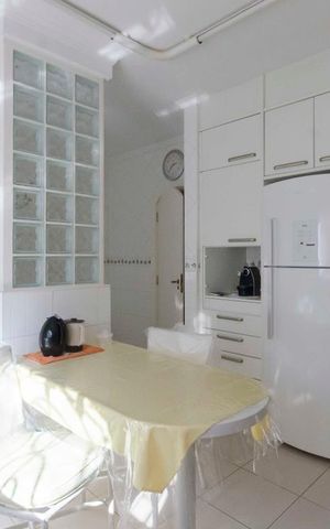 Casa à venda com 577m², 5 quartos e 7 vagasCozinha