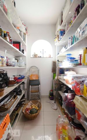 Casa à venda com 577m², 5 quartos e 7 vagasDespensa Cozinha