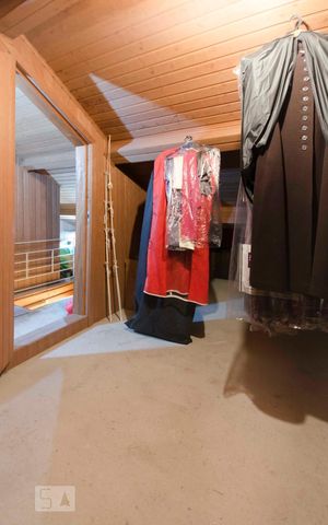 Casa à venda com 577m², 5 quartos e 7 vagasDespensa