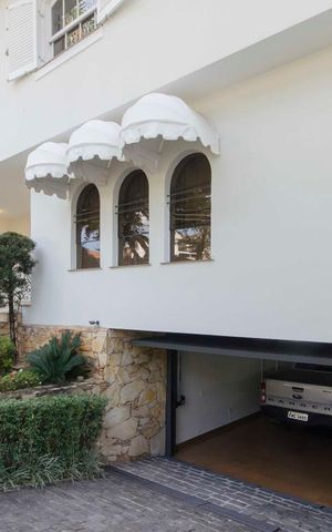 Casa à venda com 577m², 5 quartos e 7 vagasGaragem