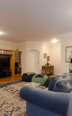 Casa à venda com 577m², 5 quartos e 7 vagasSala piso inferior