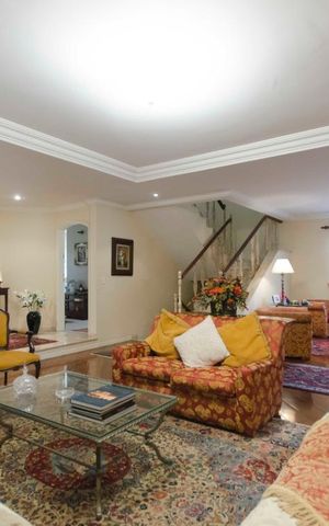 Casa à venda com 577m², 5 quartos e 7 vagasSala