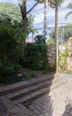 Casa à venda com 577m², 5 quartos e 7 vagasQuintal