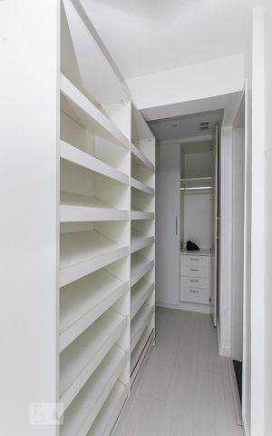 Apartamento à venda com 125m², 2 quartos e 2 vagasArmários