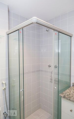 Apartamento para alugar com 65m², 2 quartos e 1 vagaBanheiro Social