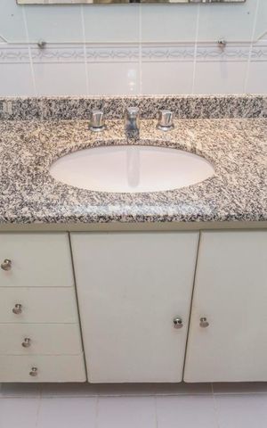Apartamento para alugar com 65m², 2 quartos e 1 vagaBanheiro Social