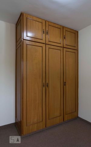 Apartamento para alugar com 66m², 3 quartos e 1 vagaQuarto 1 (Armários)