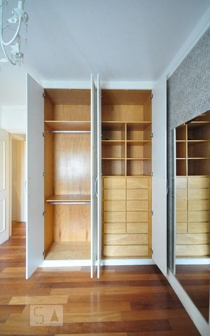 Apartamento à venda com 171m², 3 quartos e 3 vagasArmário da suíte 1