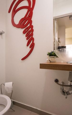 Apartamento à venda com 92m², 2 quartos e 1 vaga Apartamento à venda com 92m², 2 quartos e 1 vagaLavabo / Banheiro de Serviço