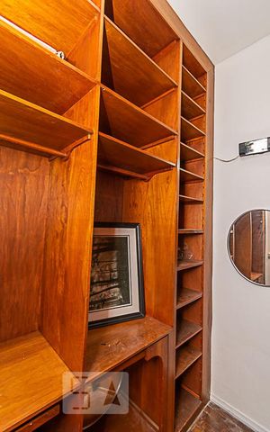 Apartamento para alugar com 96m², 2 quartos e 1 vaga Apartamento para alugar com 96m², 2 quartos e 1 vagaCloset Quarto 2 - 2