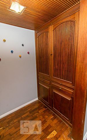 Apartamento para alugar com 96m², 2 quartos e 1 vaga Apartamento para alugar com 96m², 2 quartos e 1 vagaDetalhe Armário Entrada