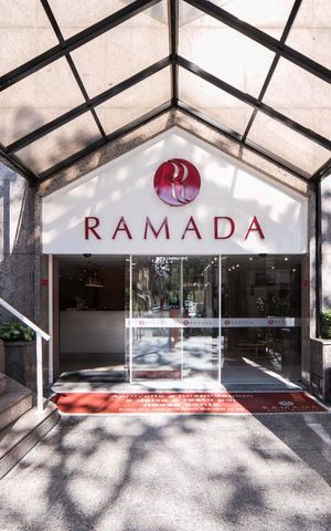 Studio à venda com 31m², 1 quarto e 1 vaga Studio à venda com 31m², 1 quarto e 1 vagaFachada