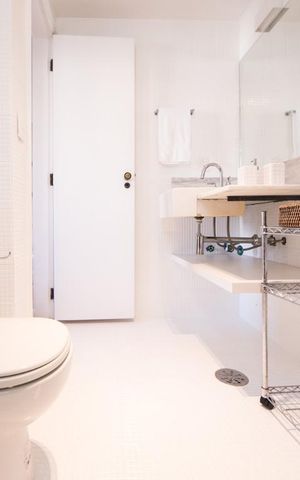 Studio à venda com 31m², 1 quarto e 1 vaga Studio à venda com 31m², 1 quarto e 1 vagaBanheiro