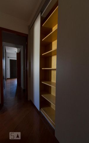 Apartamento à venda com 150m², 3 quartos e 3 vagasArmário corredor dos quartos 