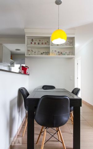 Apartamento para alugar com 52m², 2 quartos e 1 vagaSala de jantar 
