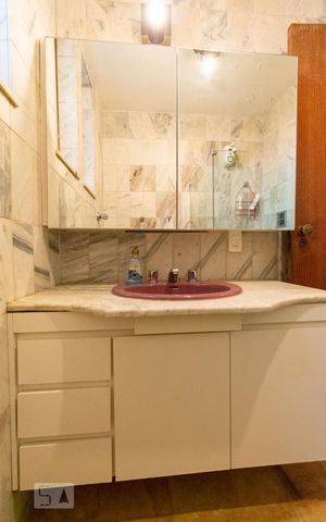 Apartamento à venda com 160m², 4 quartos e 1 vaga Apartamento à venda com 160m², 4 quartos e 1 vagaBanheiro Suite 1