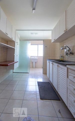 Apartamento à venda com 74m², 2 quartos e 2 vagasCOZINHA
