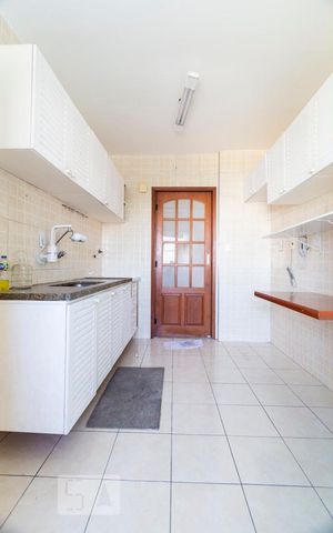 Apartamento à venda com 74m², 2 quartos e 2 vagasCOZINHA