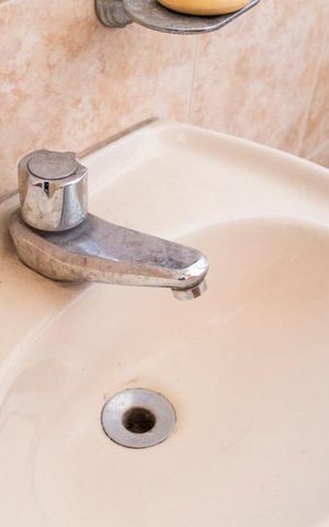 Apartamento à venda com 74m², 2 quartos e 2 vagasBANHEIRO DE SERVIÇO