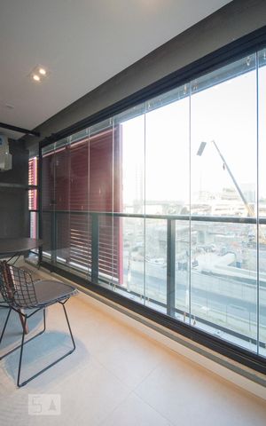Apartamento para alugar com 38m², 1 quarto e 1 vagaSacada