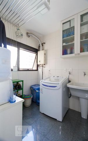 Apartamento à venda com 132m², 2 quartos e 3 vagasLAVANDERIA