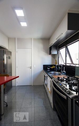 Apartamento à venda com 132m², 2 quartos e 3 vagasCOZINHA