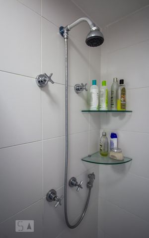 Apartamento para alugar com 38m², 1 quarto e 1 vaga Apartamento para alugar com 38m², 1 quarto e 1 vagaBanheiro social detalhe
