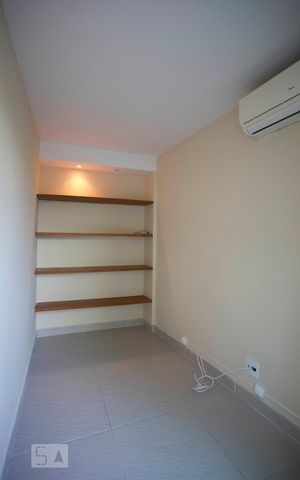 Apartamento à venda com 231m², 3 quartos e 2 vagasEscritório