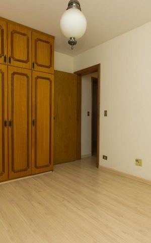 Apartamento à venda com 140m², 3 quartos e 2 vagas Apartamento à venda com 140m², 3 quartos e 2 vagasSuíte