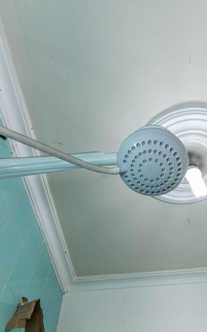Apartamento à venda com 110m², 3 quartos e 1 vaga Apartamento à venda com 110m², 3 quartos e 1 vagaChuveiro banheiro de serviço