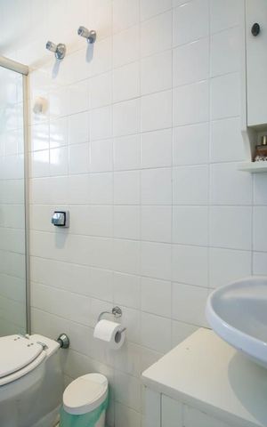 Apartamento para alugar com 73m², 2 quartos e 1 vaga Apartamento para alugar com 73m², 2 quartos e 1 vagaBanheiro social