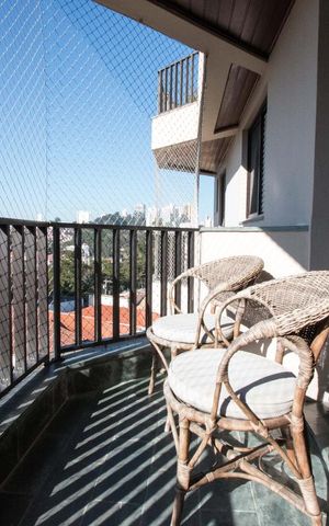 Apartamento à venda com 145m², 3 quartos e 2 vagasVaranda