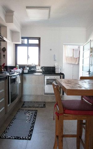 Apartamento à venda com 145m², 3 quartos e 2 vagasCozinha