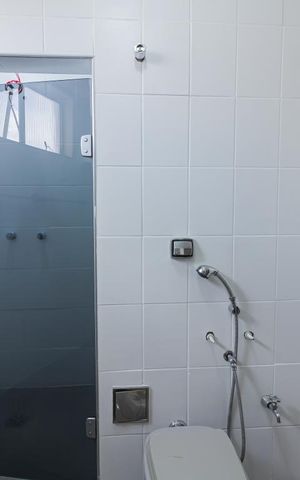 Apartamento à venda com 230m², 3 quartos e 1 vaga Apartamento à venda com 230m², 3 quartos e 1 vagaBanheiro da Suíte