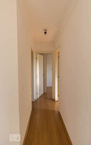 Apartamento para alugar com 56m², 2 quartos e 1 vaga Apartamento para alugar com 56m², 2 quartos e 1 vagaCorredor de acesso aos quartos