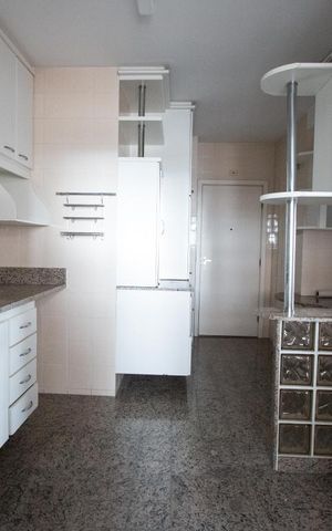 Apartamento à venda com 165m², 4 quartos e 3 vagasCozinha