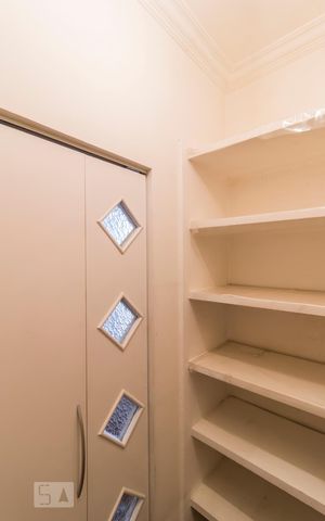 Apartamento para alugar com 70m², 2 quartos e 1 vagaCloset suíte