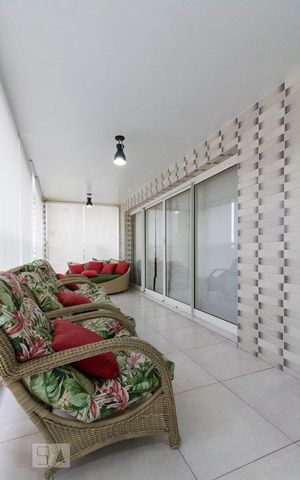 Apartamento à venda com 182m², 3 quartos e 3 vagasVaranda Gourmet com Jardim 