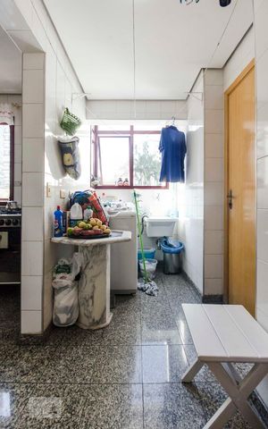 Apartamento à venda com 120m², 3 quartos e 2 vagasLavanderia