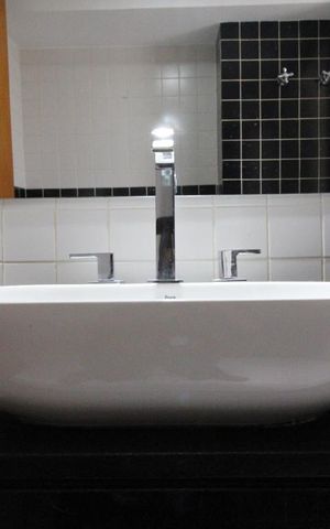 Apartamento à venda com 98m², 3 quartos e 1 vagaPia do banheiro comum